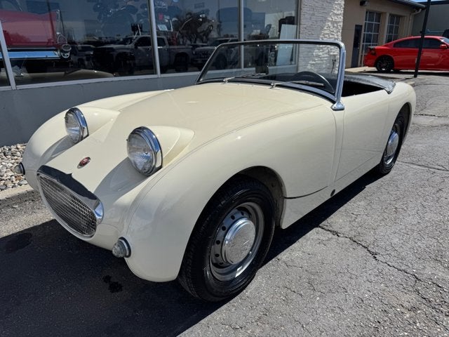 1960 AUSTIN HEALY SPRITE Base in White — front three-quarter view