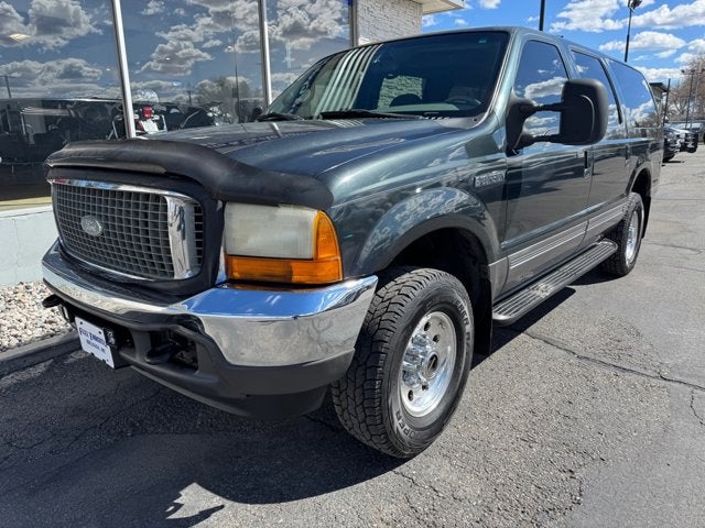 2001 Ford Excursion XLT in Green — front three-quarter view